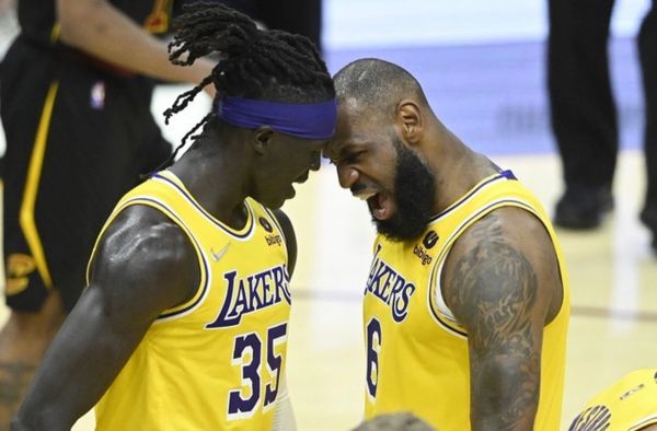 Lakers Teammates